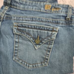 Kut from the Kloth Medium Blue Skinny Jeans with Flap Back Pocket